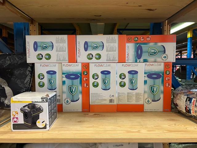Partij w.o. zwembad cartridgefilter, kledinghangers, w.o. bestway - afbeelding 1 van  9