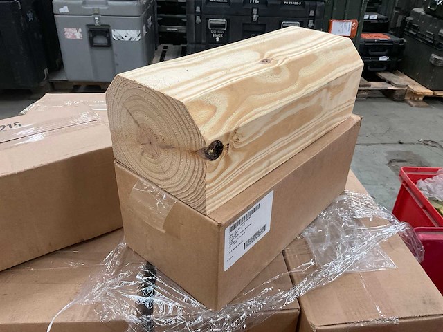 Partij wood wheel track chock (33x) - afbeelding 2 van  4