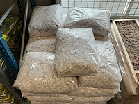 Partij woodchips white h01 50l per zak (33x) - afbeelding 1 van  3