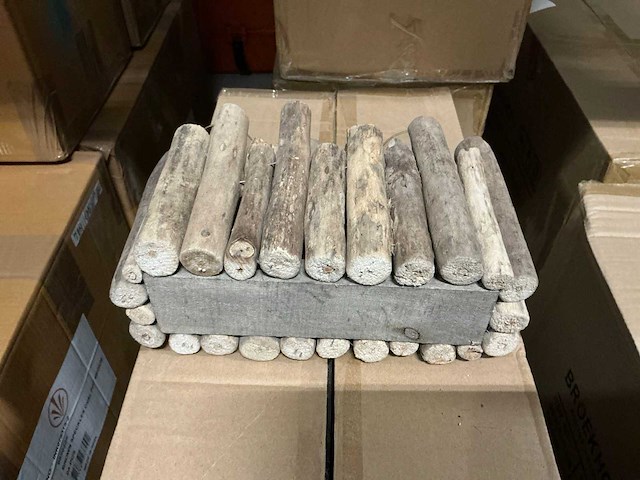 Partij wooden branches holder 2 vases 25x11x18cm (84x) - afbeelding 3 van  5