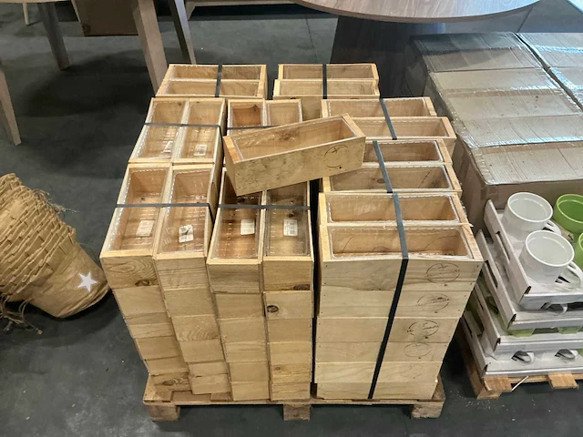 Partij wooden planters 30x10xh9cm (108x) - afbeelding 2 van  3