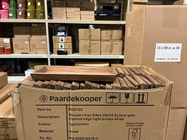 Partij wooden tray eden 35x15,5x3cm with slanted edge light brown (160x) - afbeelding 1 van  5