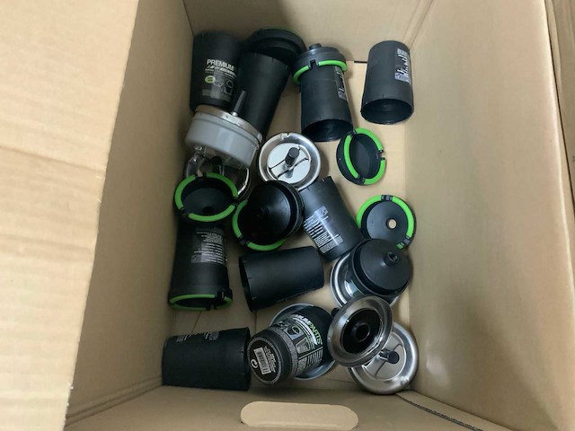 Partij woonaccessoires en kleding - afbeelding 3 van  12