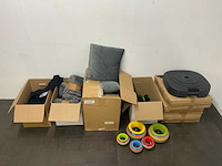 Partij woonaccessoires en kleding - afbeelding 1 van  12