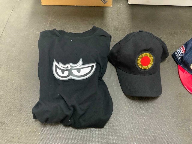 Partij woonaccessoires en kleding - afbeelding 8 van  12