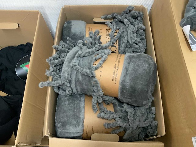 Partij woonaccessoires en kleding - afbeelding 12 van  12