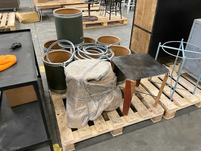 Partij woonaccessoires en toebehoren, 7 pallets - afbeelding 1 van  1