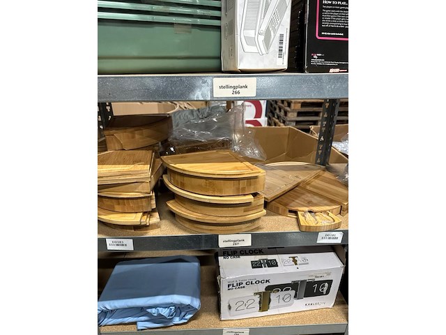 Partij woonartikelen, meubels, persoonlijke verzorging, speelgoed etc. - afbeelding 7 van  25