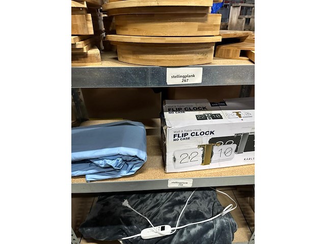 Partij woonartikelen, meubels, persoonlijke verzorging, speelgoed etc. - afbeelding 8 van  25