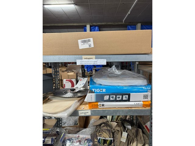 Partij woonartikelen, meubels, persoonlijke verzorging, speelgoed etc. - afbeelding 20 van  25