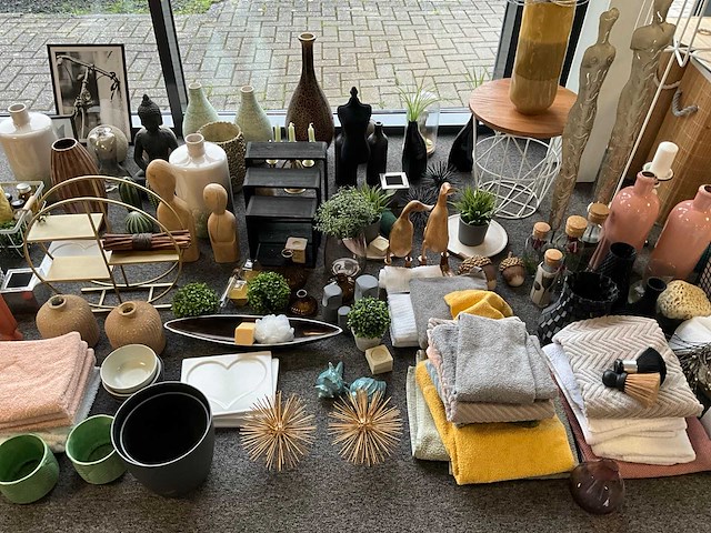 Partij woondecoratie -en inventaris - afbeelding 3 van  6