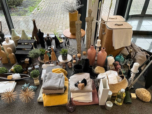 Partij woondecoratie -en inventaris - afbeelding 4 van  6