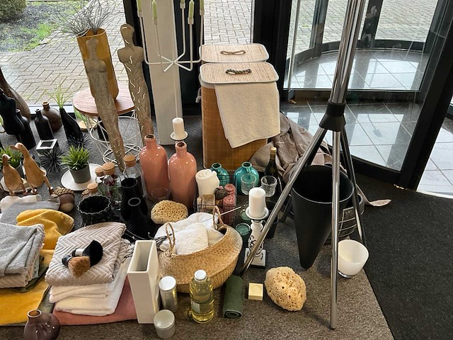 Partij woondecoratie -en inventaris - afbeelding 5 van  6