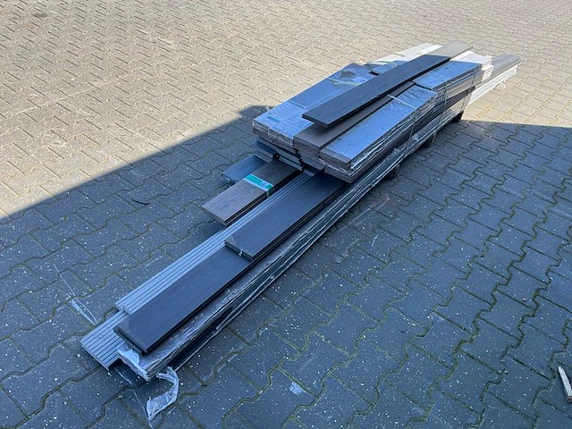 Partij wpc tuinplanken - afbeelding 1 van  5