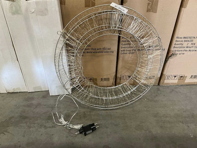 Partij wreath 58cm with 1800 led with timer ip44 metal wire silver color ring (10x) - afbeelding 5 van  5
