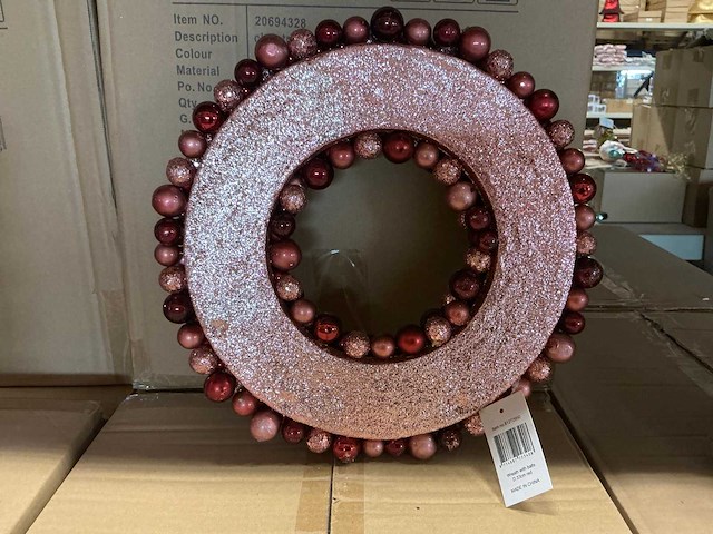 Partij wreath with balls d33cm red (48x) - afbeelding 2 van  4