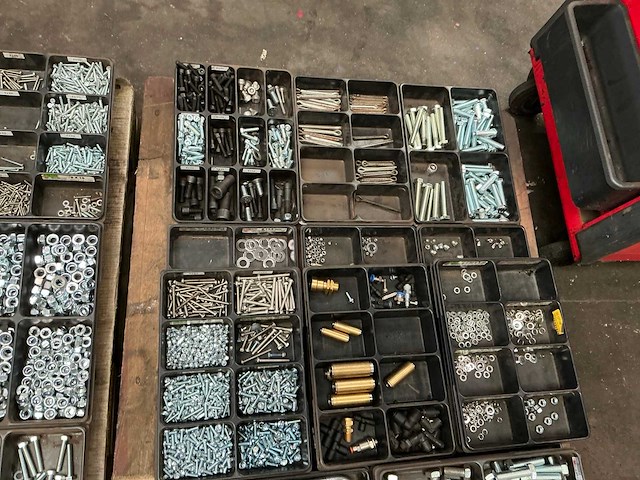 Partij wurth bevestigingsmiddelen en divers - afbeelding 9 van  14