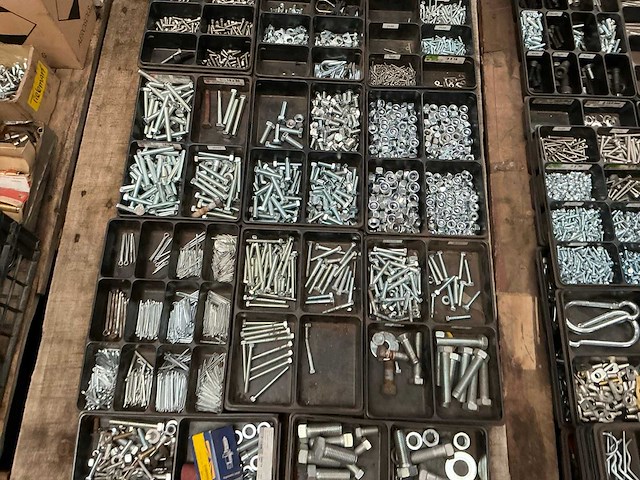 Partij wurth bevestigingsmiddelen en divers - afbeelding 11 van  14