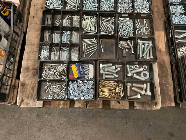 Partij wurth bevestigingsmiddelen en divers - afbeelding 12 van  14