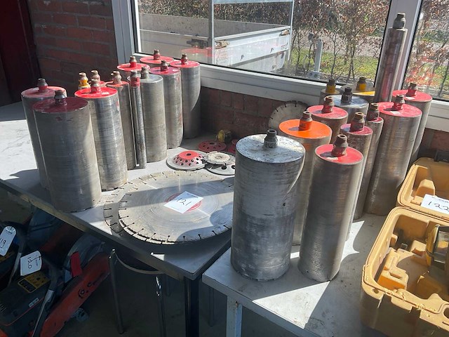 Partij zaagbladen en kernboren - afbeelding 1 van  3