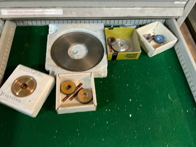 Partij zaagfrezen - afbeelding 8 van  8