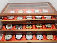 Partij zakhorloges in horlogekist - afbeelding 1 van  11