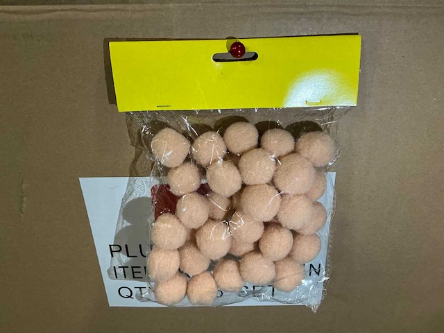 Partij zakjes vilt balletjes (1176x) - afbeelding 2 van  7