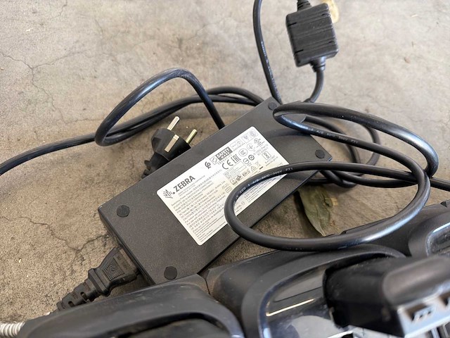 Partij zebra barcode scanners met docking stations en handheld terminal - afbeelding 5 van  5