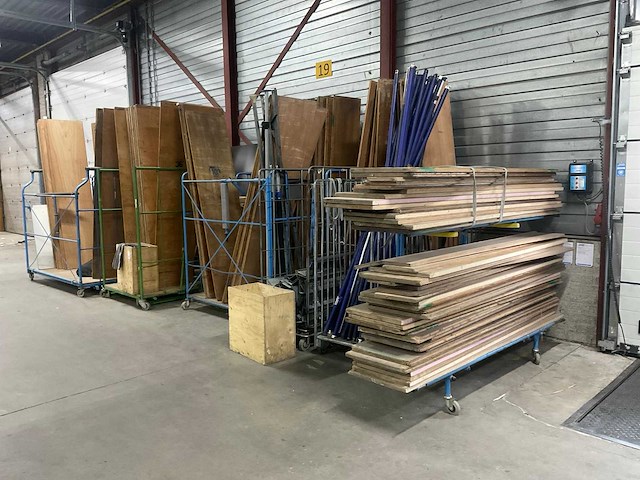 Partij zekeringsmateriaal voor meubelbak - afbeelding 1 van  12