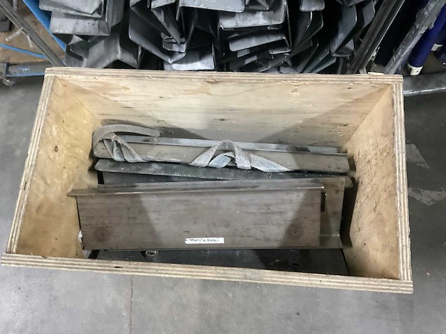 Partij zekeringsmateriaal voor meubelbak - afbeelding 10 van  12