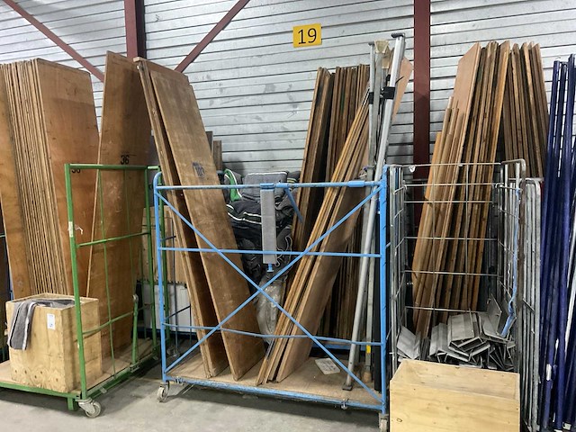 Partij zekeringsmateriaal voor meubelbak - afbeelding 11 van  12