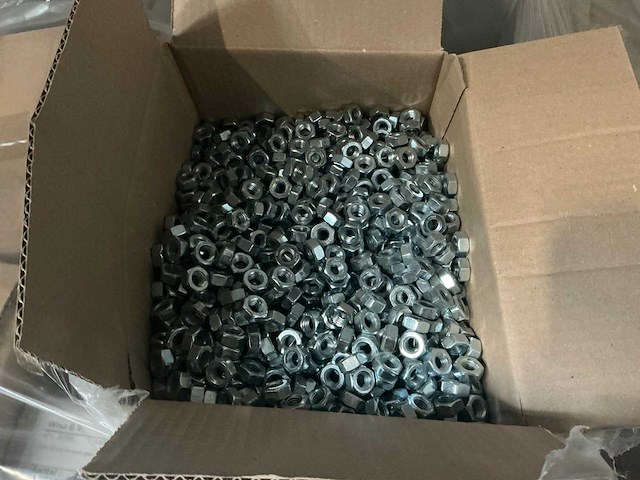 Partij zeskantmoeren m10 verzinkt - afbeelding 2 van  9