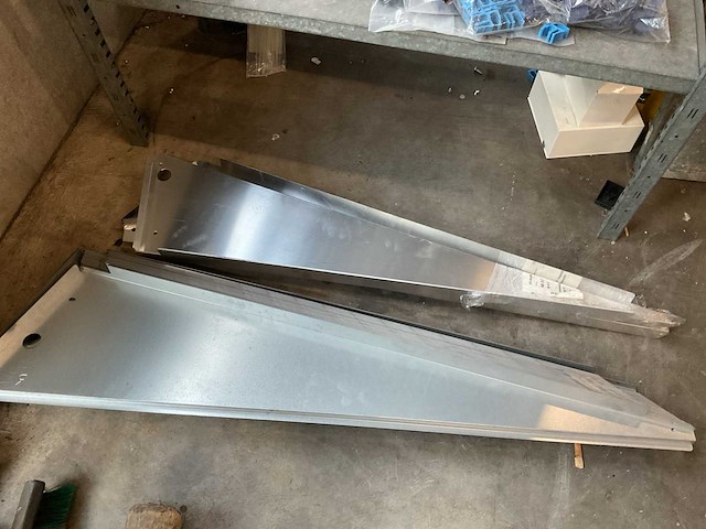 Partij zijkappen - afbeelding 2 van  2