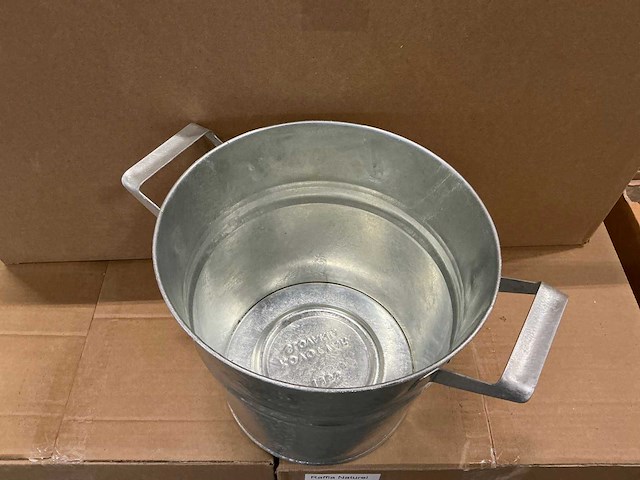 Partij zinc emmers 7l met oren h22xø24,5/20cm (314x) - afbeelding 3 van  5