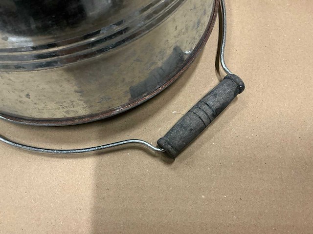 Partij zinc emmers met houten handvat h21,3xø25cm (112x) - afbeelding 4 van  6