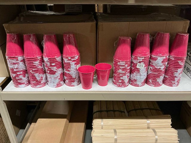 Partij zinc potten h12,5cm without handle fuchsia (960x) - afbeelding 1 van  6