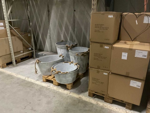 Partij zinken emmers - afbeelding 1 van  7