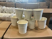 Partij zinken potten cream h8,5xd8,5cm (3750x)