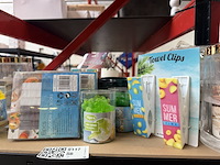 Partij zomerartikelen w.o. ijs cubes, handdoekclips - afbeelding 3 van  5