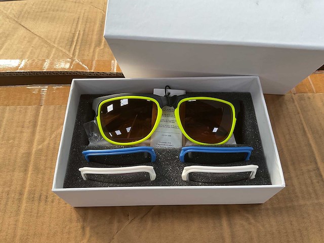 Partij zonnebril (150x) - afbeelding 1 van  3