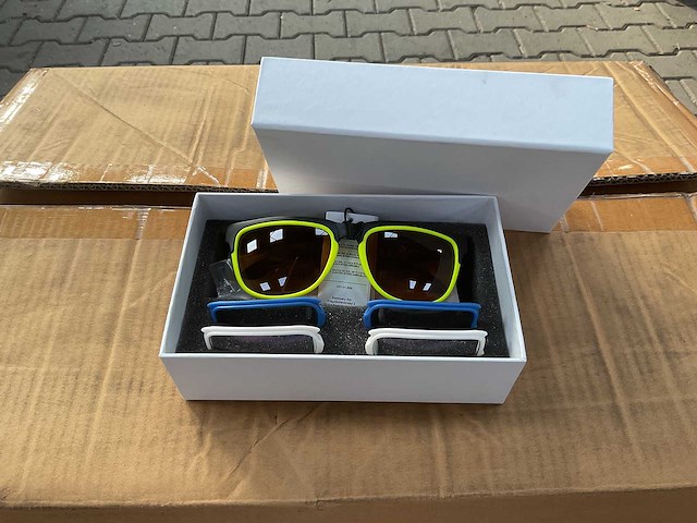 Partij zonnebrillen (100x) - afbeelding 3 van  5