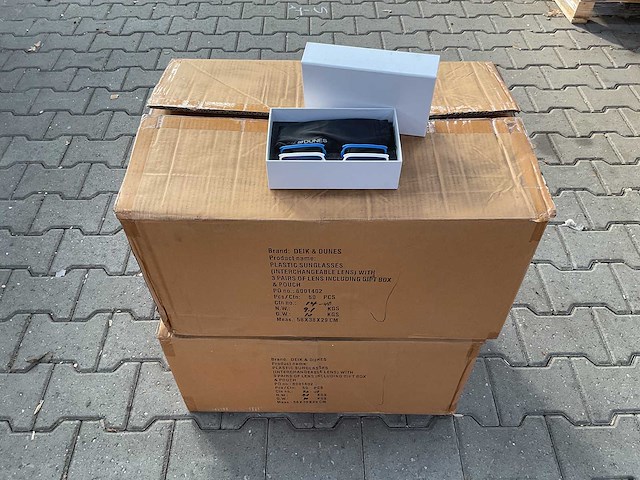 Partij zonnebrillen (100x) - afbeelding 1 van  3