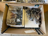 Partij zonnebrillen | circa 420 stuks - afbeelding 4 van  4