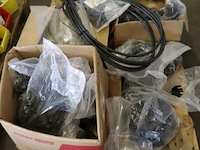 Partij zonnenpaneel-onderdelen - afbeelding 1 van  13