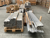 Partij zonnepaneel aluminium bevestigingsprofielen - afbeelding 2 van  8