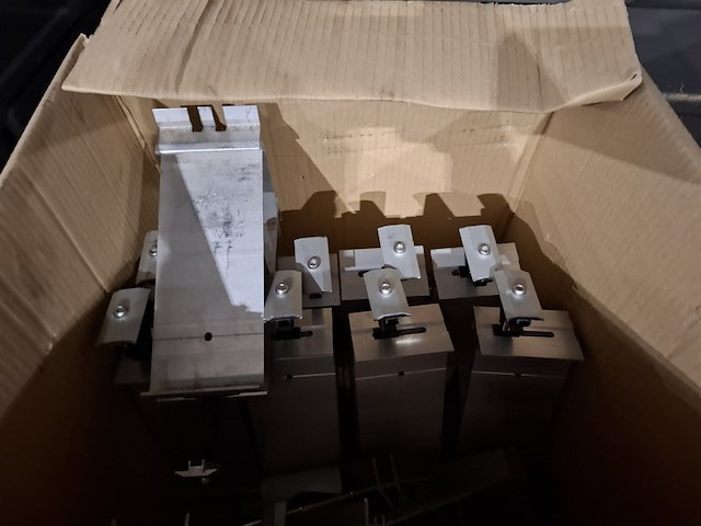 Partij zonnepaneel bevestigingsmateriaal , en toebehoren - afbeelding 4 van  14