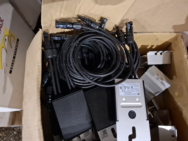 Partij zonnepaneel bevestigingsmateriaal , en toebehoren - afbeelding 12 van  14