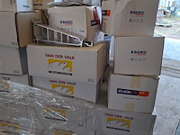 Partij zonnepaneel bevestigingsmateriaal o.a. van der valk - afbeelding 39 van  52