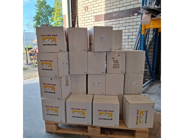 Partij zonnepaneel bevestigingsmateriaal o.a. van der valk - afbeelding 34 van  52