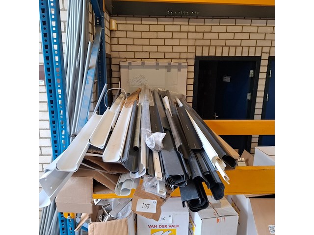 Partij zonnepaneel bevestigingsmateriaal o.a. van der valk - afbeelding 48 van  52